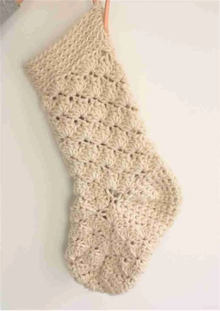 giant chunky shell stitch christmas stocking crochet pattern